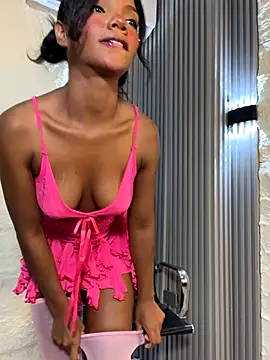 Snapshot of PinkyMoon chatting on November 19, 2025, 2:55 am PinkyMoon online show from November 19, 2025, 2:55 am