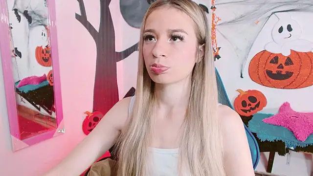 Snapshot of hannah_026 chatting on October 23, 2025, 10:47 am hannah 026 online show from October 23, 2025, 10:47 am