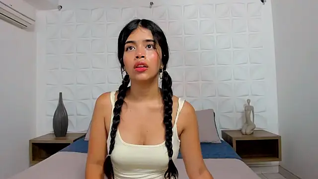 Snapshot of diamond_sweet1 chatting on January 13, 2026, 2:37 am diamond sweet1 online show from January 13, 2026, 2:37 am