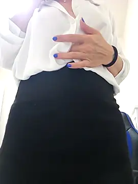 Snapshot of Melody73 chatting on December 16, 2025, 4:11 pm Melody73 online show from December 16, 2025, 4:11 pm