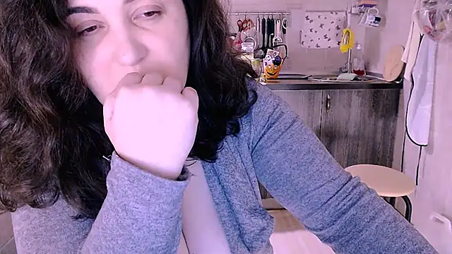 Snapshot of SoftLia chatting on October 30, 2025, 1:15 am SoftLia online show from October 30, 2025, 1:15 am