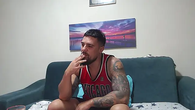 Snapshot of Tiberius_hunk chatting on October 17, 2025, 6:17 am Tiberius hunk online show from October 17, 2025, 6:17 am