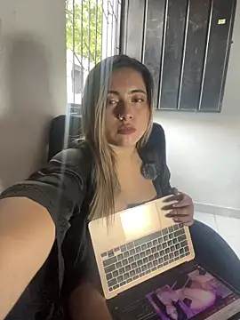 Snapshot of lunaxxx_69 chatting on November 21, 2025, 9:25 pm lunaxxx 69 online show from November 21, 2025, 9:25 pm