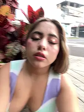 lunaxxx 69 online show from March 26, 2026, 8:40 pm