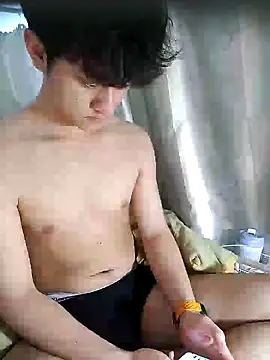 kiwibridy2 online show from March 18, 2025, 4:06 pm