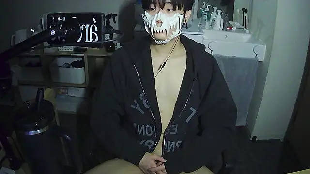 sdamvo2 online show from March 12, 2026, 1:59 pm