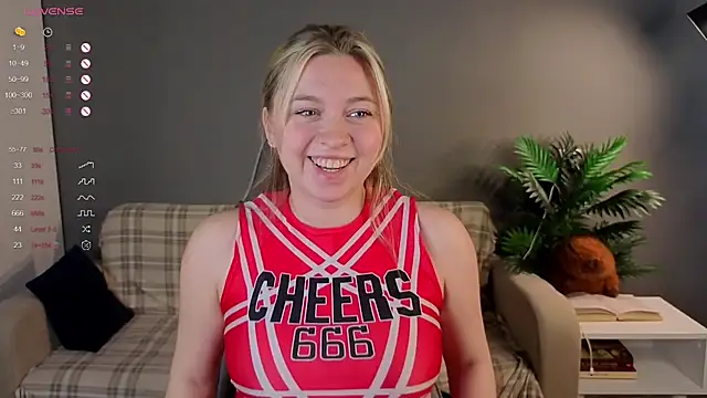 Snapshot of christie_luv chatting on February 7, 2026, 11:18 am christie luv online show from February 7, 2026, 11:18 am