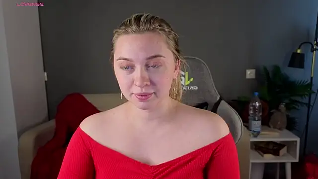 Snapshot of christie_luv chatting on March 3, 2026, 12:56 pm christie luv online show from March 3, 2026, 12:56 pm