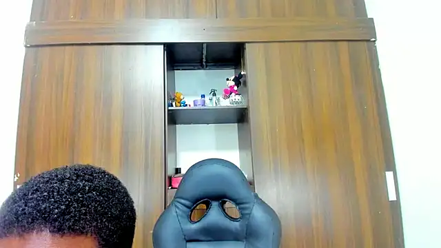 Dreamastercum  online show from September 13, 2025, 8:09 pm