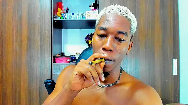 Dreamastercum  online show from October 12, 2025, 1:23 pm