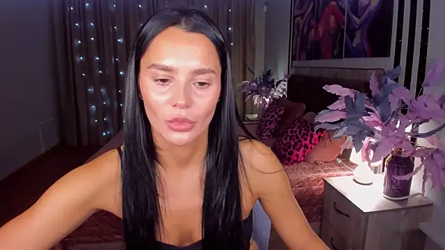 DanaSincere online show from December 4, 2025, 3:38 am