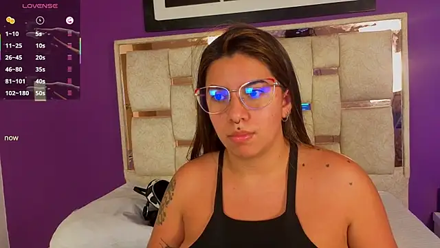 emilyy cooperr online show from April 18, 2026, 12:07 pm