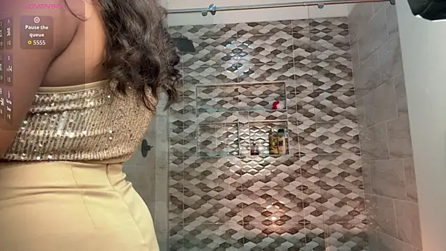 emilyy cooperr online show from November 1, 2025, 12:21 pm