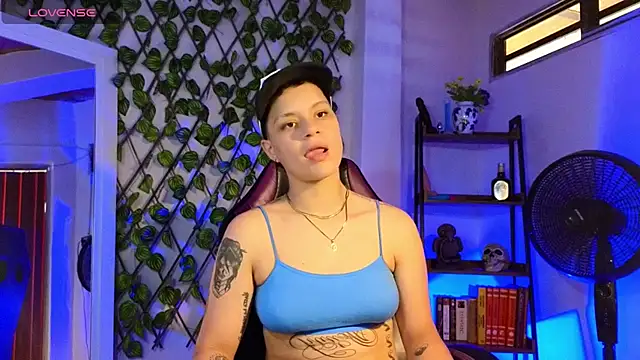 demimoore222 online show from March 6, 2025, 7:43 pm