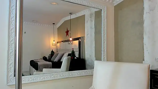 LiliJensen online show from December 5, 2025, 8:17 pm