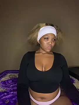 Snapshot of Beyoncex05 chatting on May 14, 2026, 9:01 pm Beyoncex05 online show from May 14, 2026, 9:01 pm