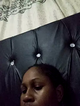 Snapshot of queen_lovely2 chatting on December 4, 2025, 6:07 pm queen lovely2 online show from December 4, 2025, 6:07 pm