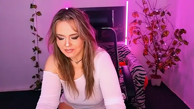 AnielaFox online show from November 11, 2025, 6:52 am