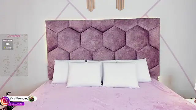 aurora collinss  online show from October 9, 2025, 12:38 pm