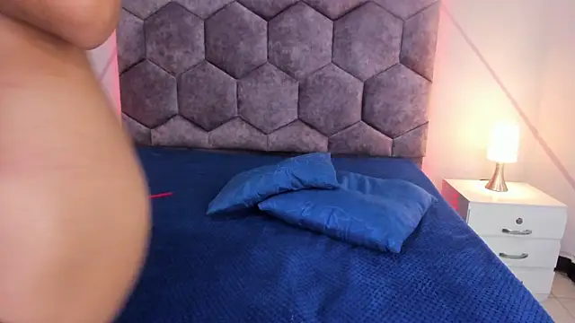 aurora collinss  online show from March 20, 2025, 12:43 pm