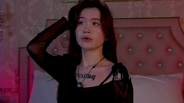 Snapshot of HeatherSweet_ chatting on October 22, 2025, 5:23 pm HeatherSweet online show from October 22, 2025, 5:23 pm