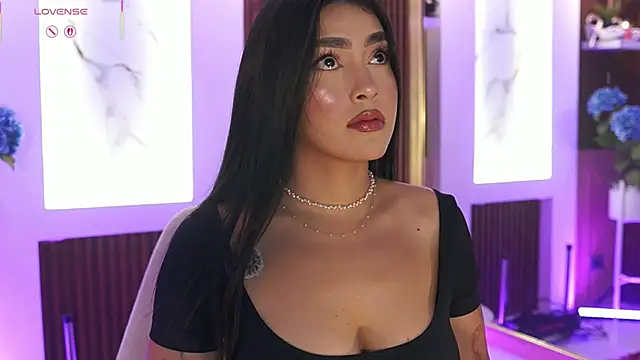 JulesBenett online show from April 7, 2026, 12:07 pm