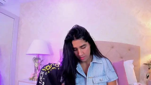 Mia Montess online show from July 2, 2026, 12:44 pm