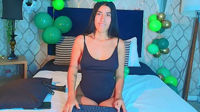 Mia Montess online show from March 14, 2025, 3:25 pm