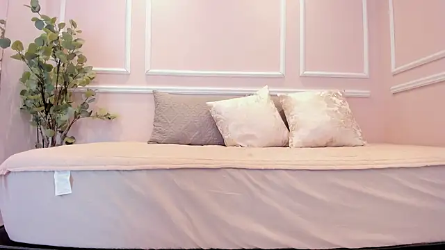 Snapshot of Lucy_Canel chatting on December 1, 2025, 7:04 pm Lucy Canel online show from December 1, 2025, 7:04 pm