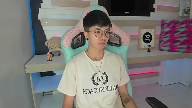 tommy blue online show from December 4, 2025, 7:13 pm