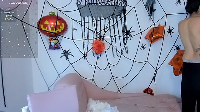 SaskiaGrendel online show from October 30, 2025, 10:17 pm