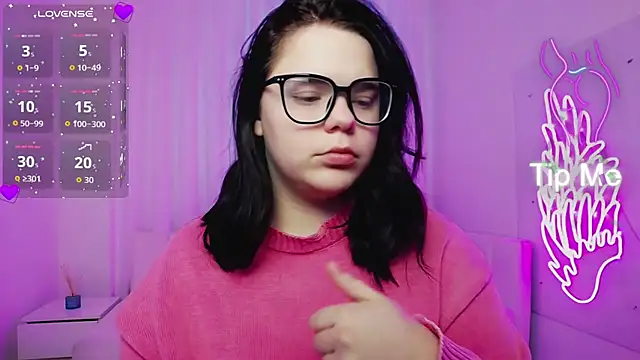 Snapshot of Eliss_Shyyo chatting on November 25, 2025, 1:44 pm Eliss Shyyo online show from November 25, 2025, 1:44 pm