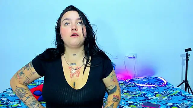 Celestte online show from March 4, 2025, 8:35 am