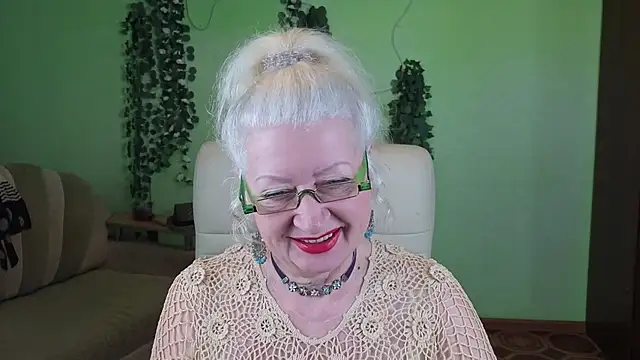 Maya Mayflower online show from November 9, 2025, 5:11 am