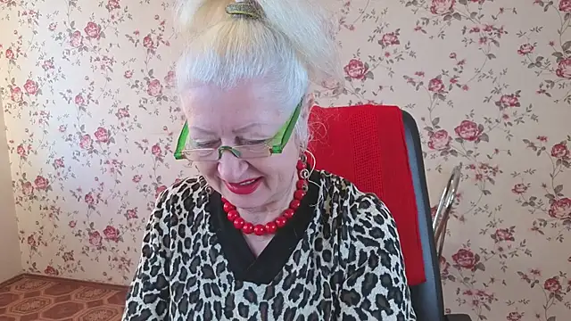 Maya Mayflower online show from October 24, 2025, 4:44 am