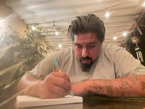 Snapshot of Sexy_diamomd_one chatting on November 14, 2025, 8:18 am Sexy diamomd one online show from November 14, 2025, 8:18 am