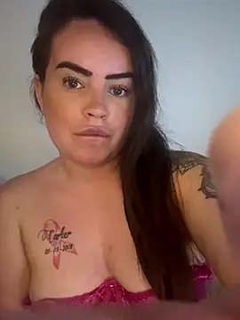 Snapshot of Sophie_23XX chatting on December 16, 2025, 2:21 pm Sophie 23XX online show from December 16, 2025, 2:21 pm