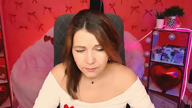 Snapshot of NicoleHitman chatting on February 18, 2026, 9:39 am NicoleHitman online show from February 18, 2026, 9:39 am