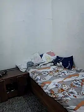 cute nansi online show from September 28, 2025, 8:32 am