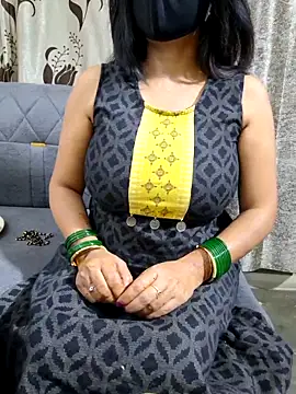 Decant Ruhi143 online show from October 15, 2025, 5:10 pm