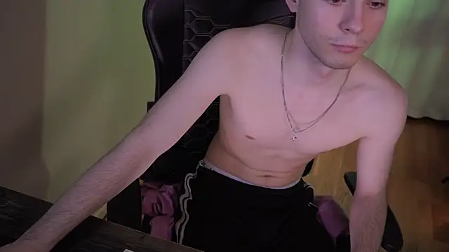 hot  hunterr online show from March 14, 2025, 11:12 am