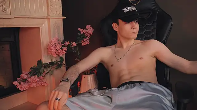 hot  hunterr online show from March 22, 2025, 3:09 pm