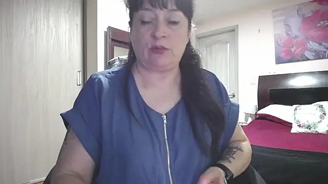 mia florens online show from May 13, 2026, 3:46 am