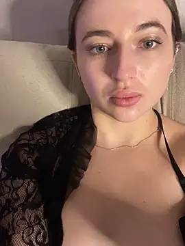 AlisaQSky online show from October 27, 2025, 9:27 pm