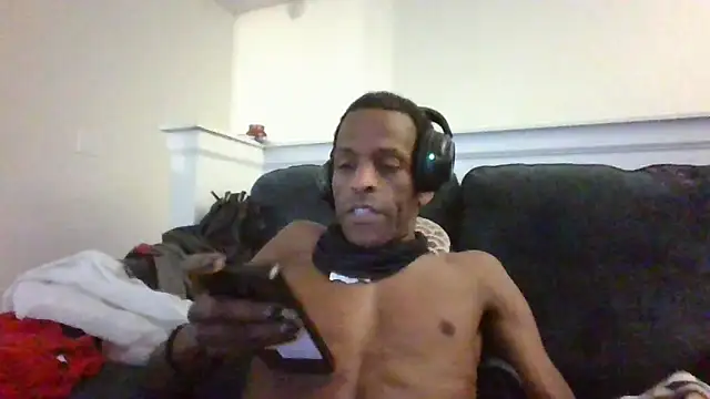 Snapshot of BadazzRXL chatting on November 8, 2025, 2:20 pm BadazzRXL online show from November 8, 2025, 2:20 pm