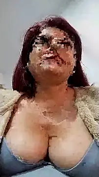 Snapshot of BiancaSteel chatting on October 28, 2025, 1:28 am BiancaSteel online show from October 28, 2025, 1:28 am