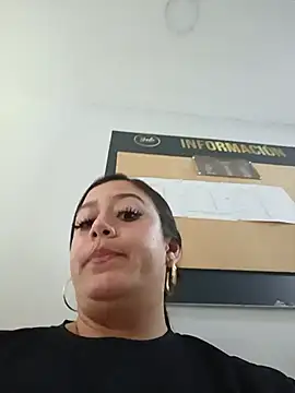 Snapshot of LeilaHiuston chatting on July 21, 2026, 8:43 pm LeilaHiuston online show from July 21, 2026, 8:43 pm