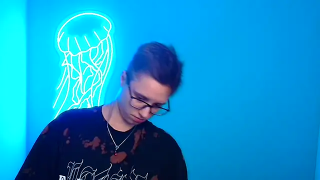 Bella Swannn online show from March 13, 2025, 9:48 pm