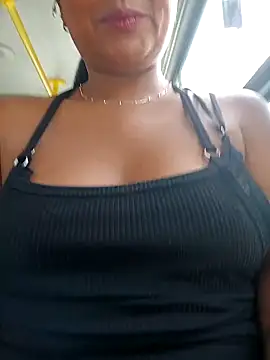 Snapshot of Ariana_Rodriguez chatting on November 20, 2025, 3:12 pm Ariana Rodriguez online show from November 20, 2025, 3:12 pm