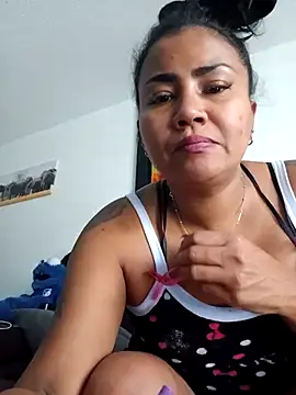 Snapshot of Ariana_Rodriguez chatting on November 10, 2025, 2:33 pm Ariana Rodriguez online show from November 10, 2025, 2:33 pm